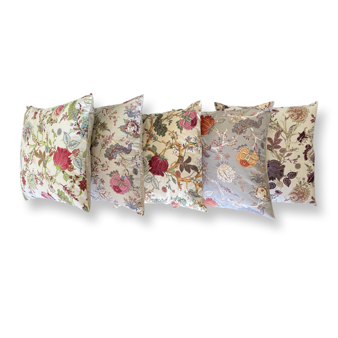Kussen Flowerpower roomwit 60x60 cm